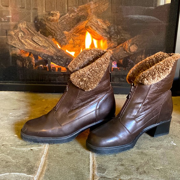 Shoes - Vintage Blondo boot